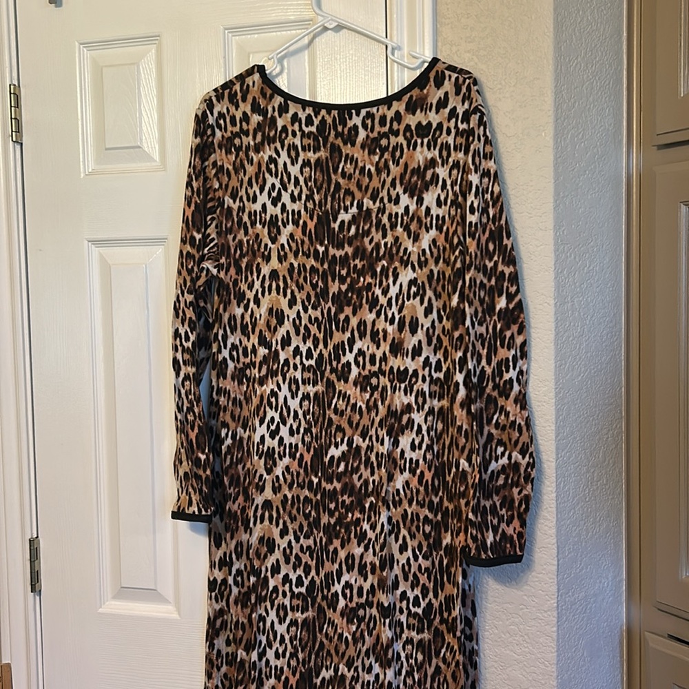 Leopard Print Gown or Robe - Picture 7 of 7